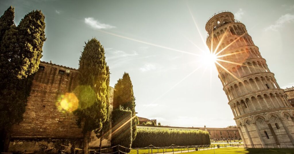 The leaning tower of Pisa is a perfect place to visit
